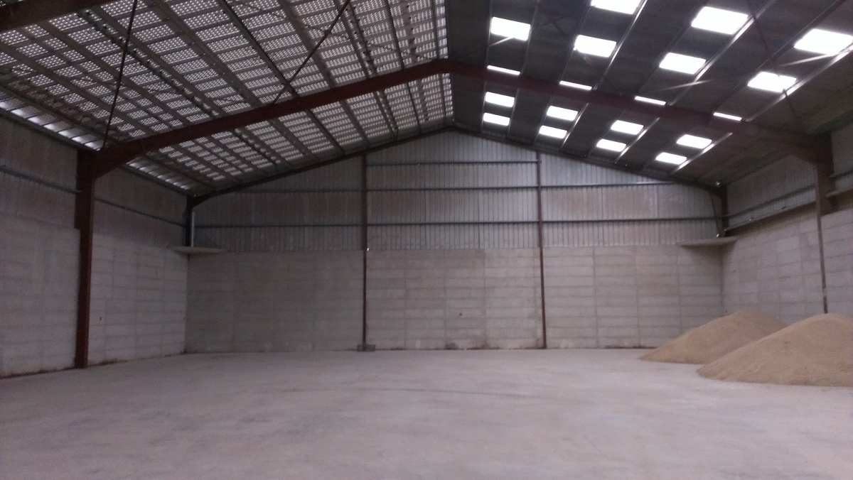 Local - entrepôt - atelier de  400 à 1600 m² à proximité de VATRY